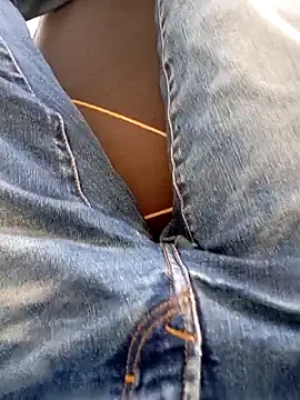 mickzizi online show from April 9, 2026, 7:36 am