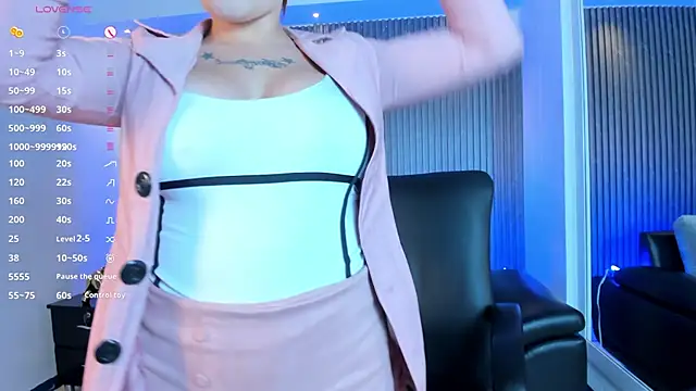 kimbrownn online show from December 5, 2025, 10:46 am