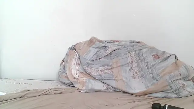 bonbonitaa online show from February 14, 2025, 1:08 pm