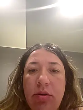 isabella rossse online show from February 3, 2026, 8:36 pm