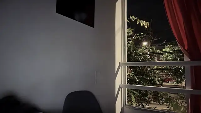 romeolovedark online show from December 2, 2025, 5:35 am