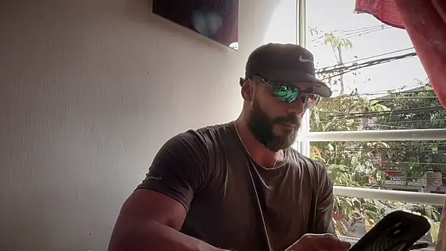 romeolovedark online show from December 13, 2025, 8:04 pm