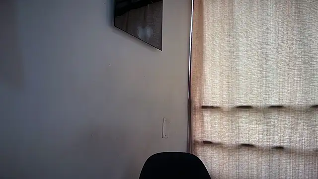romeolovedark online show from April 23, 2026, 2:52 pm