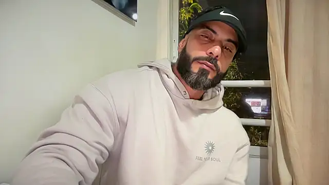 romeolovedark online show from April 29, 2026, 7:34 am