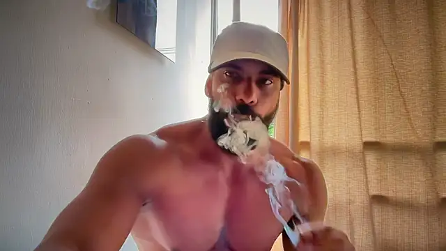romeolovedark online show from May 14, 2026, 12:23 pm