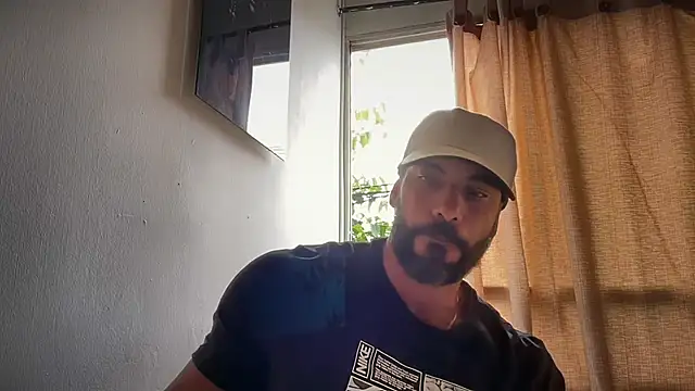 romeolovedark online show from May 25, 2026, 2:12 pm