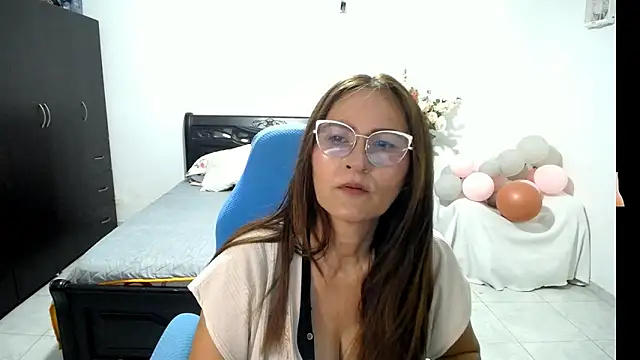 Xiimen online show from September 17, 2025, 10:00 pm