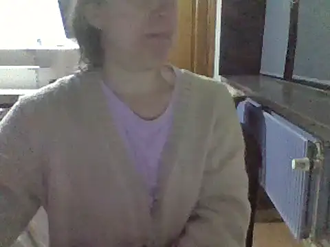 Snapshot of Moi_Lina chatting on November 10, 2025, 12:20 am Moi Lina online show from November 10, 2025, 12:20 am