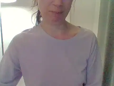 Snapshot of Moi_Lina chatting on June 13, 2026, 11:57 pm Moi Lina online show from June 13, 2026, 11:57 pm