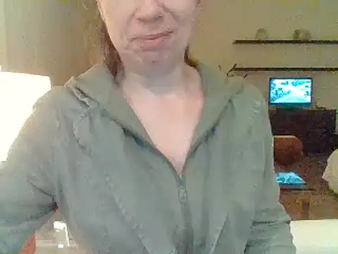 Snapshot of Moi_Lina chatting on June 18, 2026, 11:42 pm Moi Lina online show from June 18, 2026, 11:42 pm