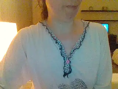 Snapshot of Moi_Lina chatting on June 19, 2026, 11:30 pm Moi Lina online show from June 19, 2026, 11:30 pm