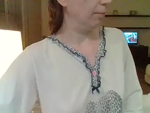 Snapshot of Moi_Lina chatting on June 22, 2026, 10:07 pm Moi Lina online show from June 22, 2026, 10:07 pm