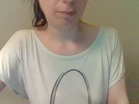Snapshot of Moi_Lina chatting on June 27, 2026, 12:15 am Moi Lina online show from June 27, 2026, 12:15 am