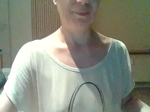 Snapshot of Moi_Lina chatting on July 31, 2026, 10:53 pm Moi Lina online show from July 31, 2026, 10:53 pm