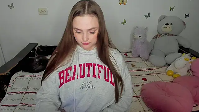 NataliEvans online show from April 12, 2026, 6:24 pm