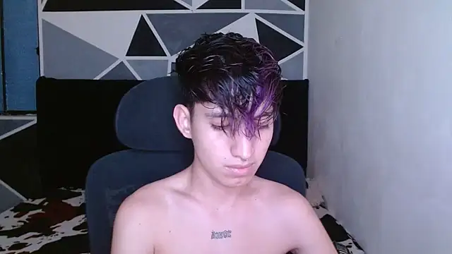 littlextreme online show from December 18, 2024, 2:21 am