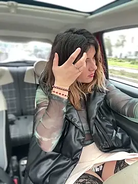 DaisyVibesss online show from February 14, 2025, 10:38 am