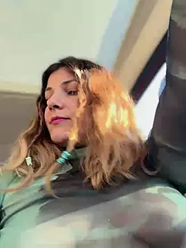 DaisyVibesss online show from March 6, 2025, 8:52 am