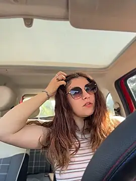 DaisyVibesss online show from May 9, 2026, 7:46 am