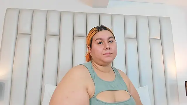 aandreaperez online show from February 6, 2025, 12:05 pm