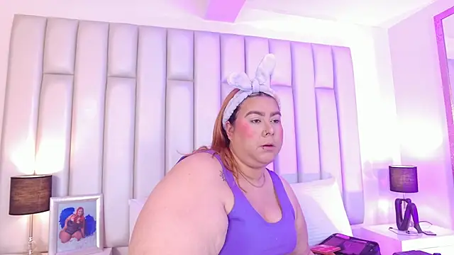 aandreaperez online show from February 21, 2026, 11:33 am