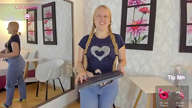 EmilySumer online show from February 16, 2025, 10:32 pm