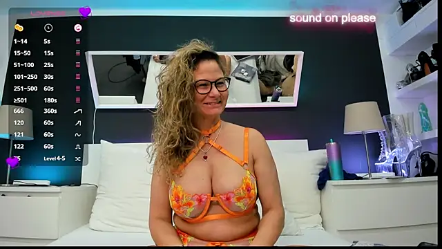 Snapshot of izzy-mendosa chatting on January 7, 2025, 6:16 am izzy-mendosa online show from January 7, 2025, 6:16 am