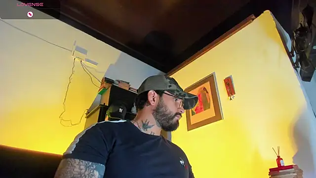 CamiloGray  online show from December 5, 2025, 1:52 pm