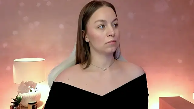 MilaFleur online show from May 7, 2026, 2:11 pm
