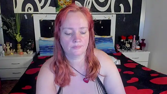 Snapshot of SinFulTitsDD chatting on February 5, 2025, 10:01 pm SinFulTitsDD online show from February 5, 2025, 10:01 pm