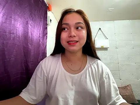 Snapshot of SweetieAngelx chatting on September 10, 2025, 8:31 pm SweetieAngelx online show from September 10, 2025, 8:31 pm