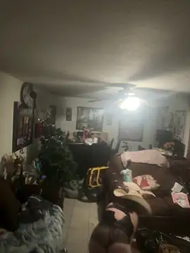 Snapshot of Cataleia21 chatting on December 18, 2025, 12:22 pm Cataleia21 online show from December 18, 2025, 12:22 pm