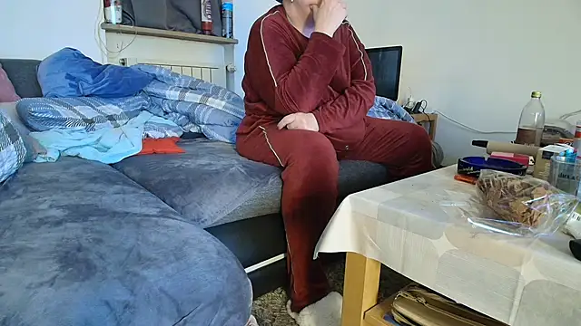 HotBiPaar online show from December 15, 2024, 9:42 pm