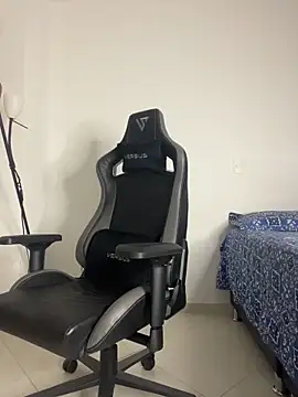 Snapshot of steven_smith05 chatting on October 7, 2025, 1:36 am steven smith05 online show from October 7, 2025, 1:36 am