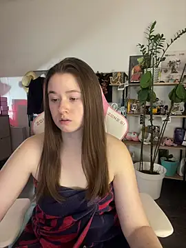 Snapshot of sweetest_pie chatting on April 4, 2026, 5:10 pm sweetest pie online show from April 4, 2026, 5:10 pm