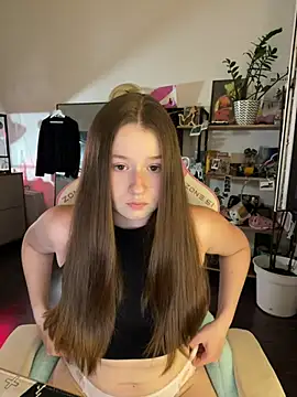 Snapshot of sweetest_pie chatting on July 12, 2026, 8:11 pm sweetest pie online show from July 12, 2026, 8:11 pm