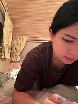 Snapshot of clairewntr chatting on January 1, 2025, 12:53 am clairewntr online show from January 1, 2025, 12:53 am