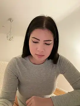 Snapshot of clairewntr chatting on January 19, 2025, 10:39 pm clairewntr online show from January 19, 2025, 10:39 pm