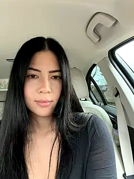 clairewntr online show from December 14, 2025, 12:43 pm