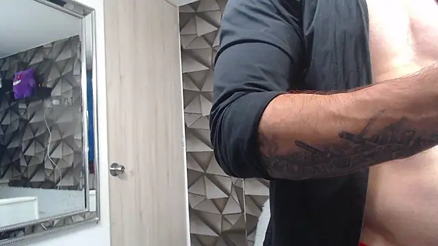 Latino stud4u online show from January 9, 2026, 2:14 am