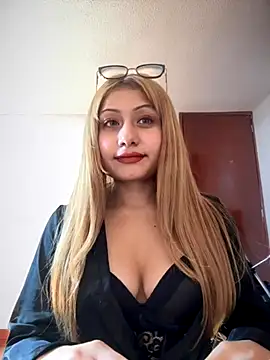  Danna online show from November 29, 2025, 1:47 pm