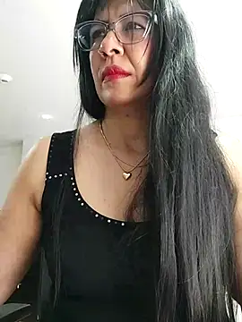 aisha latina online show from October 22, 2025, 2:39 pm