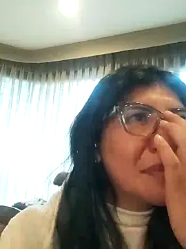 aisha latina online show from April 21, 2026, 5:28 pm