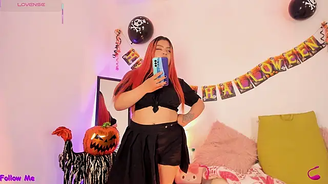 SophieRossi online show from October 30, 2025, 4:30 pm