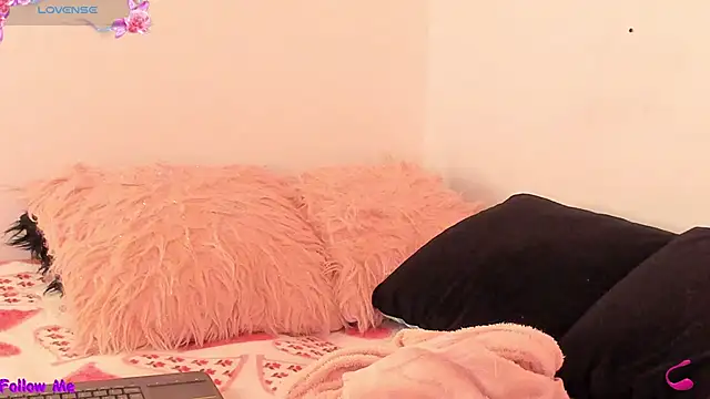 Snapshot of SophieRossi chatting on January 12, 2026, 8:08 am SophieRossi online show from January 12, 2026, 8:08 am