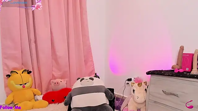 Snapshot of SophieRossi chatting on February 20, 2026, 3:25 am SophieRossi online show from February 20, 2026, 3:25 am