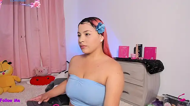 Snapshot of SophieRossi chatting on February 22, 2026, 3:18 am SophieRossi online show from February 22, 2026, 3:18 am