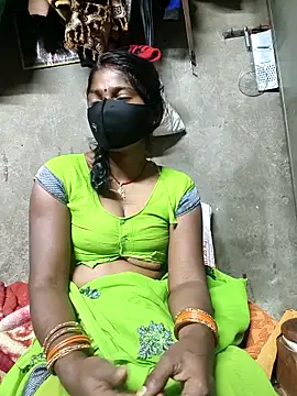 Snapshot of Arti032 chatting on February 20, 2026, 9:04 pm Arti032 online show from February 20, 2026, 9:04 pm