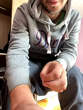 Snapshot of Taxidriver1988 chatting on September 29, 2025, 12:54 pm Taxidriver1988 online show from September 29, 2025, 12:54 pm