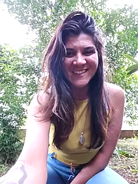 Snapshot of Yuky_ta chatting on February 8, 2025, 10:51 pm Yuky ta online show from February 8, 2025, 10:51 pm